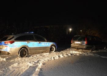 Pijany kierowca potrącił dwóch chłopców i uciekł. Padły strzały