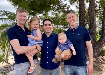 Sąd uznał, że dziecko ma trzech ojców. „To kamień milowy dla rodzin poliamorycznych”