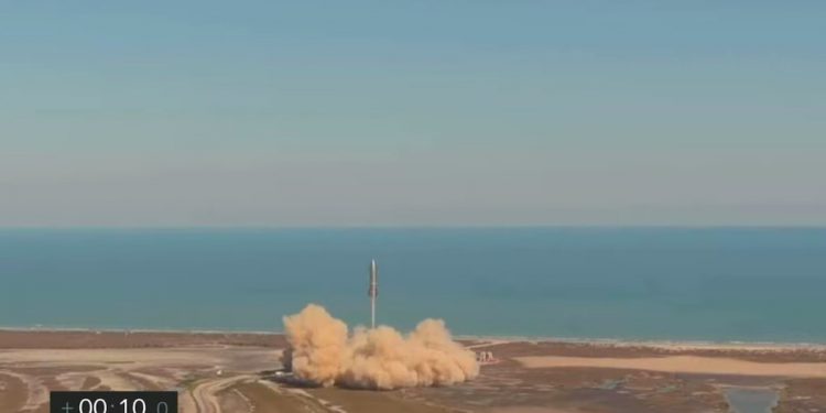 Katastrofa rakiety SpaceX. Runęła na ziemię chwilę po starcie [WIDEO]