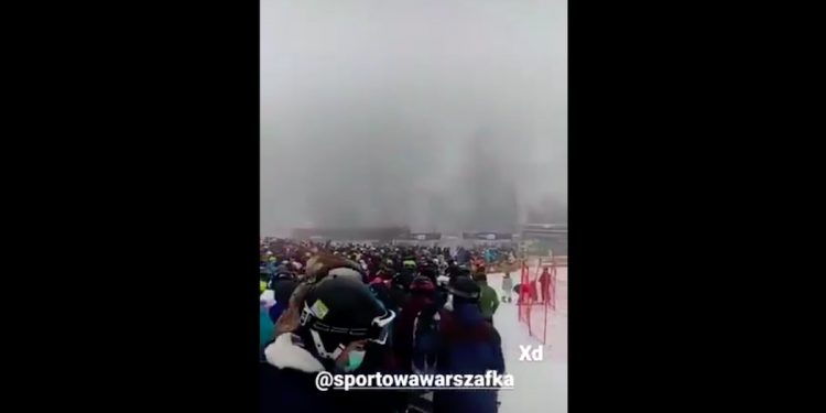 Tłum narciarzy w Beskidach. Burmistrz Szczyrku apeluje [WIDEO]