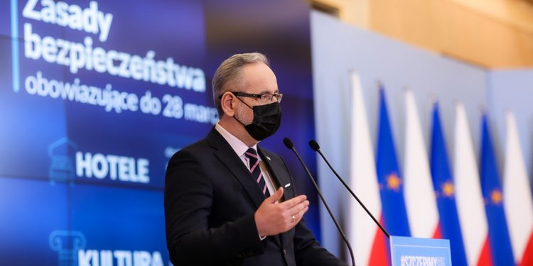 Obostrzenia w kolejnych województwach! To już oficjalne