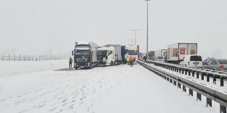 Autostrada A4 zablokowana! Wypadek 9 ciężarówek!
