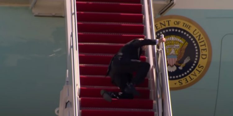 Syn Trumpa drwi z przewracającego się Joe Bidena. „Ludzie, to nie wiatr”