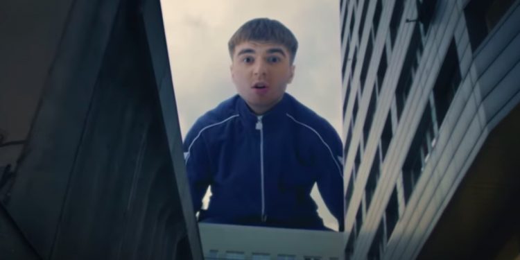 Mata znów wywołał burzę. W nowym klipie uderza m.in. w Jacka Kurskiego i TVP [WIDEO]