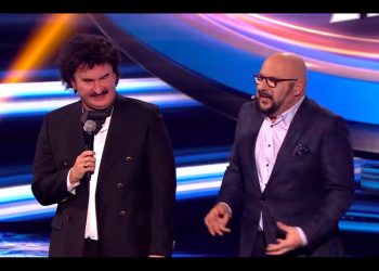 Doskonale wcielił się w Krzysztofa Krawczyka. Ale to, co zrobił później, rozbawiło jurorów do łez [WIDEO]