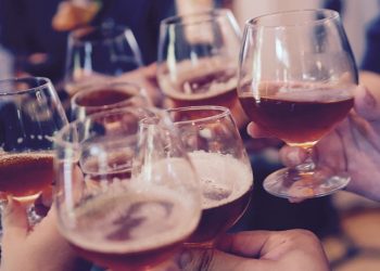 Policjanci interweniowali w czynnym klubie. „Zabezpieczyliśmy cały alkohol”