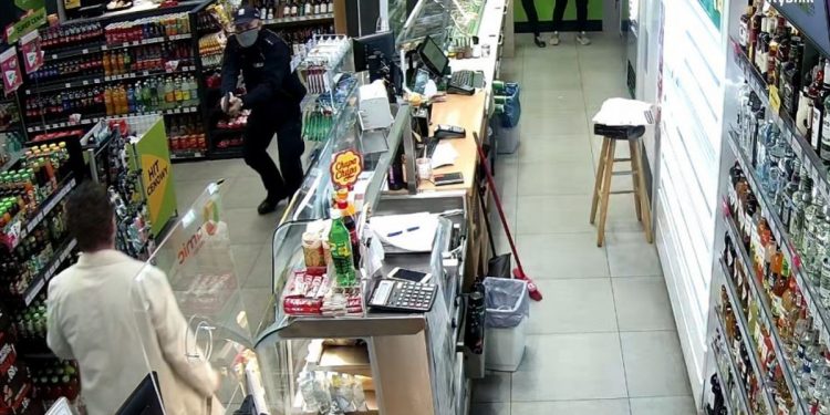 Napadł na stację paliw w Rybniku. Padły strzały!