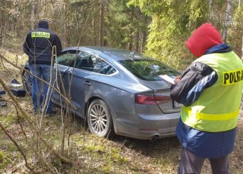 Ukradł Audi i… w nim zasnął. Obudzili go policjanci