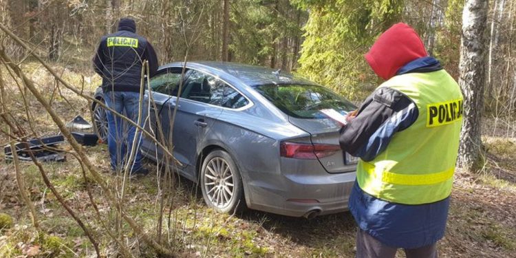 Ukradł Audi i… w nim zasnął. Obudzili go policjanci
