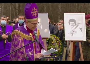 Poruszające słowa podczas pogrzebu Krzysztofa Krawczyka. Biskup zwrócił się do żony artysty