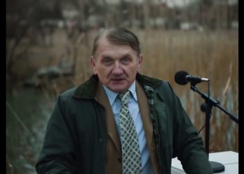 Wszyscy pamiętają go z „Plebanii”. Tak odtwórca roli Janusza Tracza wygląda po latach [WIDEO]