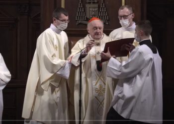 Kardynał Kazimierz Nycz zasłabł podczas Mszy! Trafił do szpitala