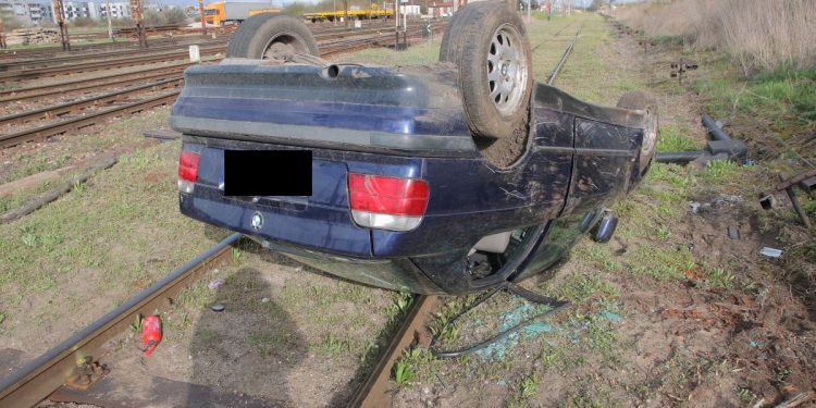 BMW dachowało na torach. Jechało nim dwóch… 16-latków?