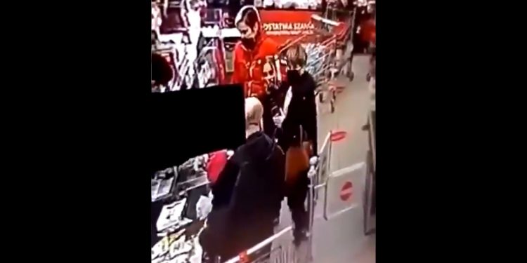 Bójka w Kauflandzie w Lesznie. Kobieta uderzona w kolejce do kasy [WIDEO]