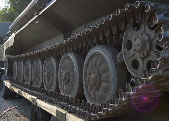 Rosja gromadzi wojska przy granicy z Ukrainą. KE apeluje