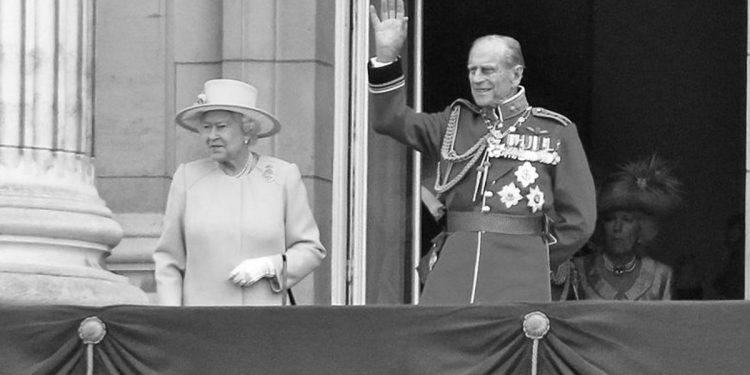 Książę Filip nie żyje. Tak BBC podało tę informację. To przejdzie do historii [WIDEO]