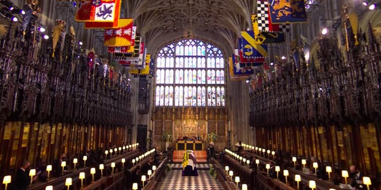 To zdjęcie królowej Elżbiety II poruszyło cały świat. „Po prostu druzgocące”