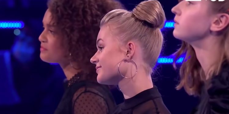 Niezwykły występ w „The Voice Kids”. Wokalistki zaśpiewały ponadczasowy hit [WIDEO]