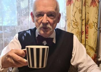 Korwin-Mikke ogłosił nietypową dietę. „Jedzenie jak każde inne”