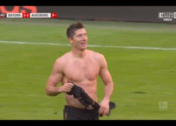 Lewandowski strzela w ostatnich sekundach meczu. Rekord Gerda Muellera pobity! [WIDEO]