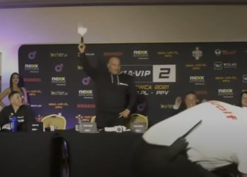 Najman wyciągnął broń na konferencji. Interweniowała ochrona