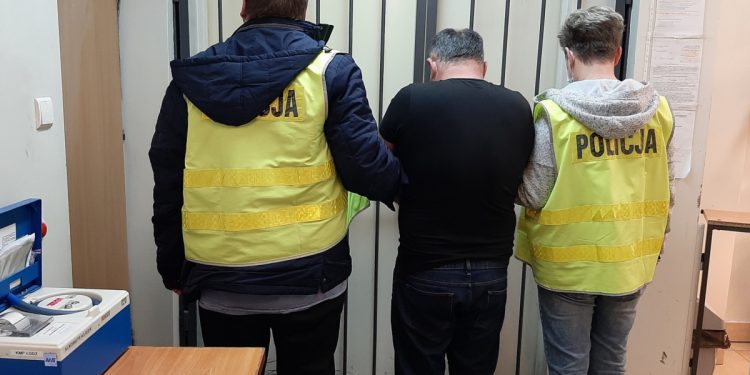 Złodziej uciekał z reklamówką pieniędzy. Kilkaset tysięcy złotych!