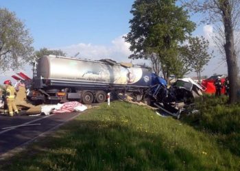 Tragiczny wypadek na Mazowszu. W ciężarówce pękła opona