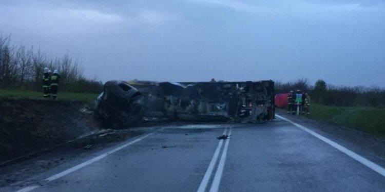 Wypadek cysterny na obwodnicy Leżajska. Nie żyje jedna osoba