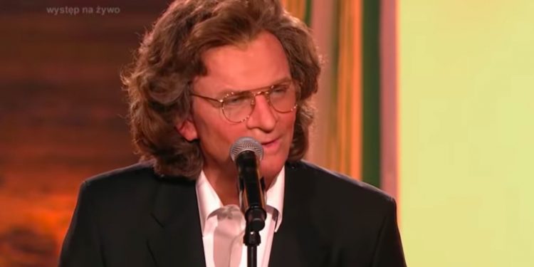Występ w roli Zbigniewa Wodeckiego dał mu zwycięstwo. Znakomity finał show Polsatu [WIDEO]