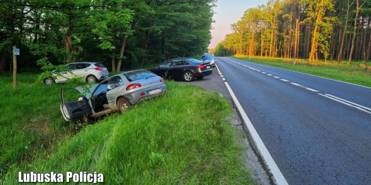 14-latek uciekał samochodem przed policją. Finał w rowie