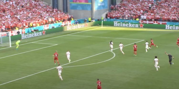 Skandaliczne zachowanie kibiców na Euro. Rzucali w piłkarzy… kubkami z piwem [WIDEO]