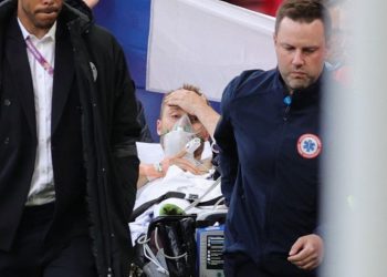 Eriksen już nie wróci na boisko?! Lekarz: „On dziś umarł. Na kilka minut”