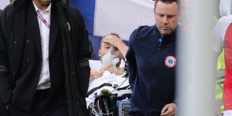 Eriksen już nie wróci na boisko?! Lekarz: „On dziś umarł. Na kilka minut”