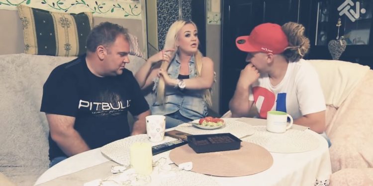 Gigantyczna wpadka w „Gogglebox”. Mówili o Krawczyku i Wodeckim