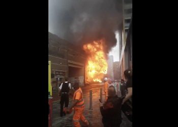 Potężna eksplozja w Londynie. Na nagraniach widać kulę ognia [WIDEO]