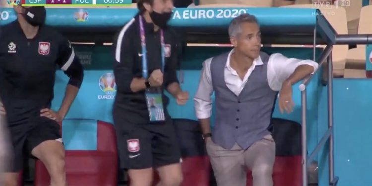 Sztab szaleje, a Sousa niewzruszony. Tak trener zareagował na niewykorzystanego karnego Hiszpanów [WIDEO]
