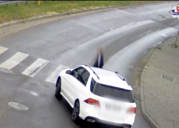 Dramatyczne nagranie z przejścia dla pieszych. Nastolatek cudem uszedł z życiem [WIDEO]