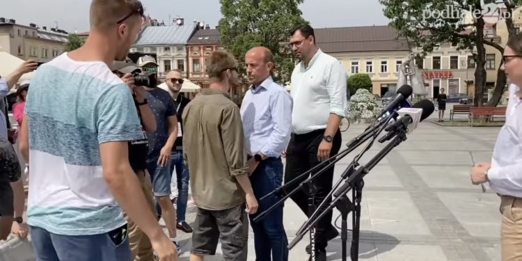 Awantura na spotkaniu z Borysem Budką. „Rozpie***limy was wszystkich” [WIDEO]