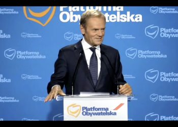 Dziennikarz TVP Info zapytał Donalda Tuska o syna. Spięcie podczas konferencji prasowej [WIDEO]