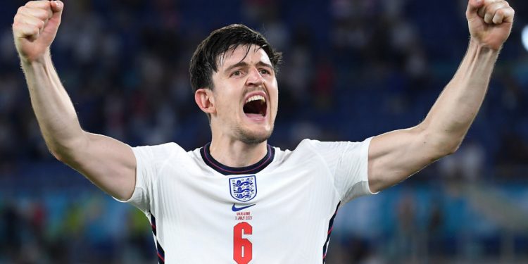 Ojciec Harry’ego Maguire’a pobity w zamieszkach przed finałem. Popękane żebra