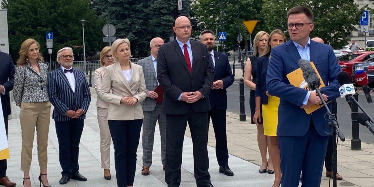 Poseł KO przechodzi do partii Szymona Hołowni. „Jeden z najbardziej pracowitych”