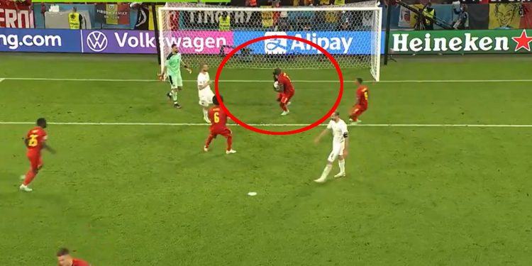 Lukaku po karnym wywołał kontrowersje. Co pokazał Donnarumie? [WIDEO]