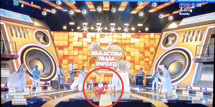 Izabela Trojanowska upadła na scenie. Niebezpieczne zdarzenie podczas koncertu [WIDEO]