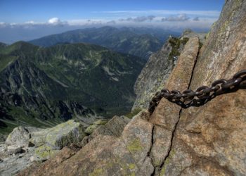 Zwłoki turysty znalezione w Tatrach. Nieoficjalnie: to 20-letni mężczyzna