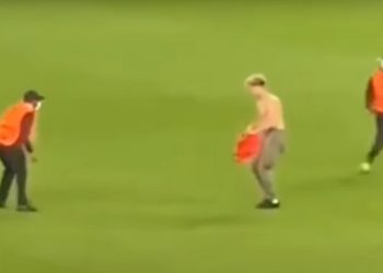 wtargnął na boisko