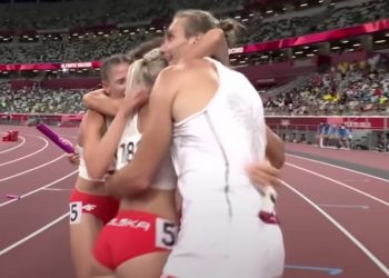 panie w majtkach 4x400