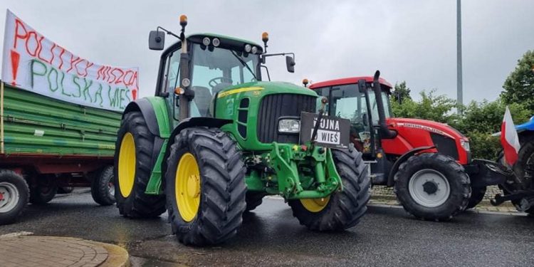 Agrounia zapowiada „paraliż całego kraju”. „Premier jest tchórzem”