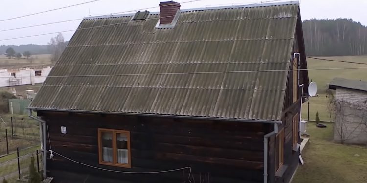 Pochowała czwórkę dzieci i męża. Tak pomogła jej ekipa programu „Nasz nowy dom” [WIDEO]