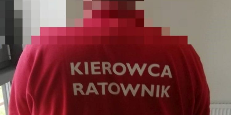 Pijany prowadził karetkę na sygnale. Miał ponad 2 promile