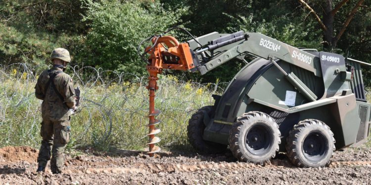 Sondaż. Co Polacy sądzą o płocie na granicy? Wynik mówi wszystko